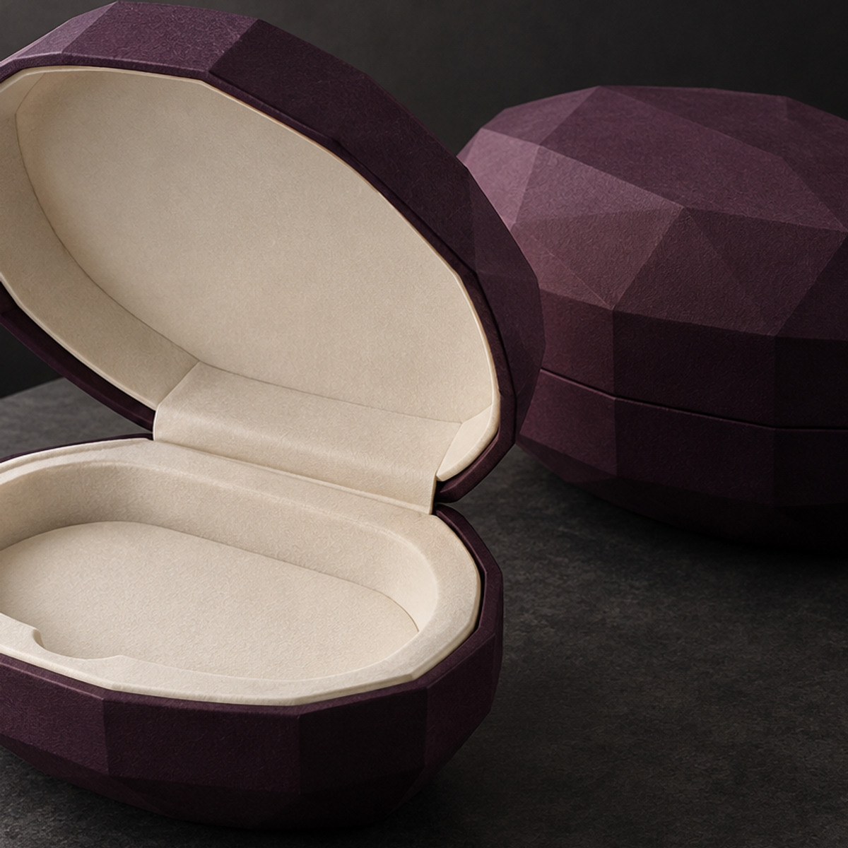 Faceted Oval Novelty Gift Box craftsmanship detail